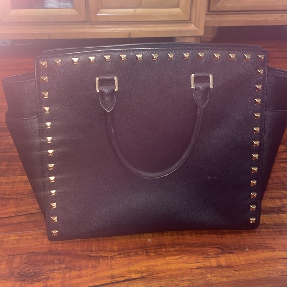 Michael Kors bags - Picture 2 of 4